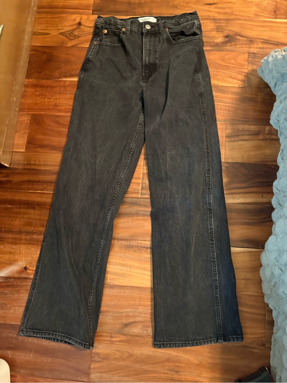 Abercrombie & Fitch The ’90s Relaxed Jean Ultra High Rise Black Size 28/6 (1377)